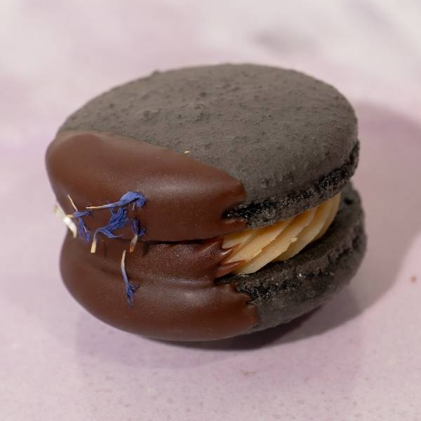 Earl Grey Tea Macaron
