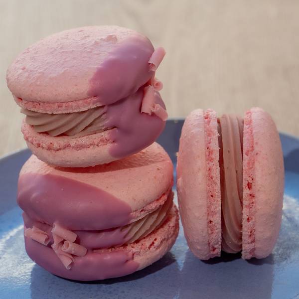 Raspberry Macaron